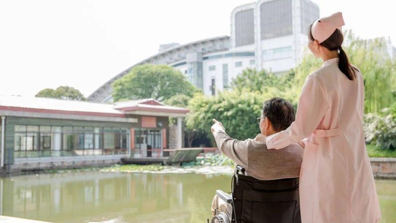 居家养老服务价格主要由以下几部分构成：